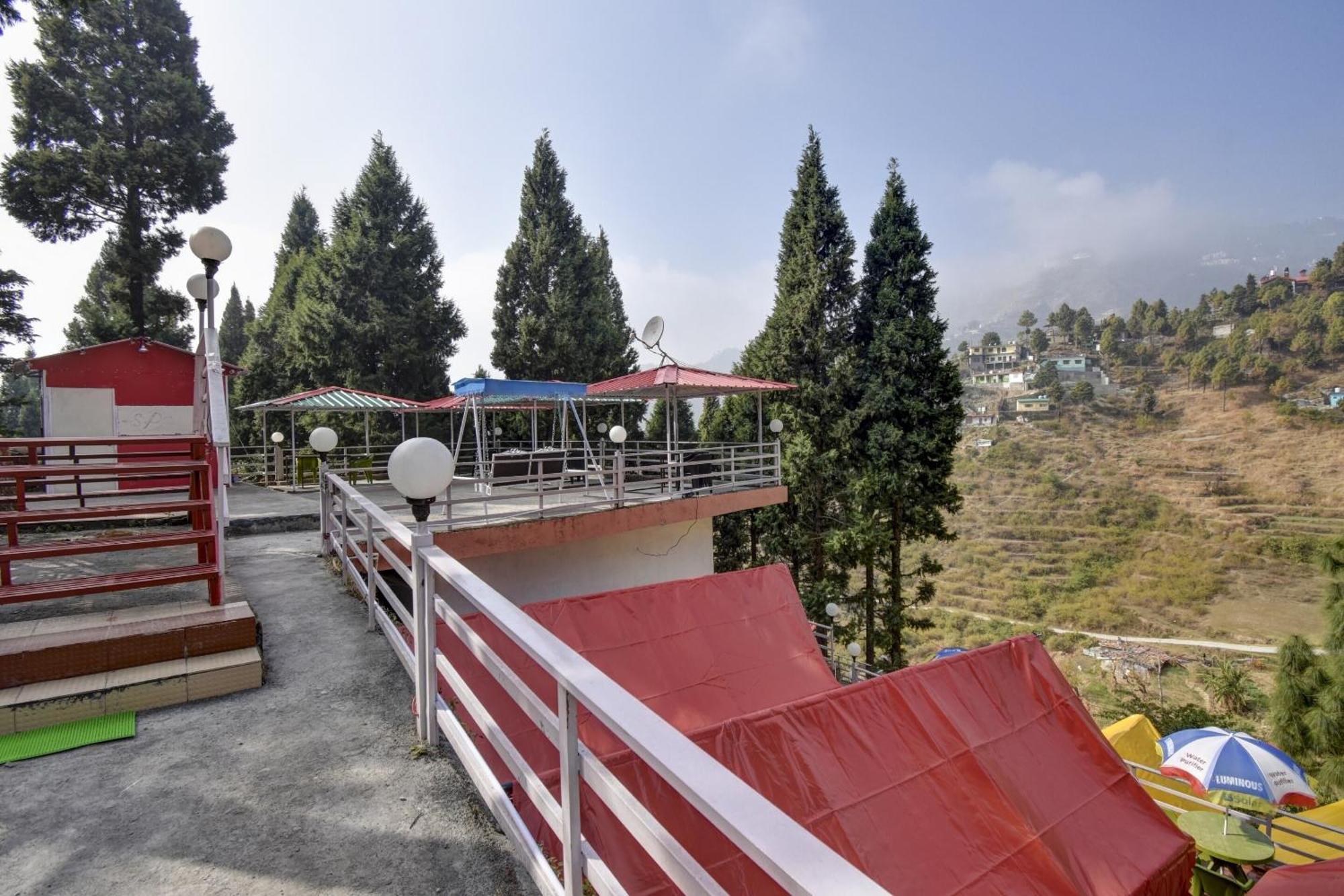 Hotel O Pine Tree ムスーリー エクステリア 写真